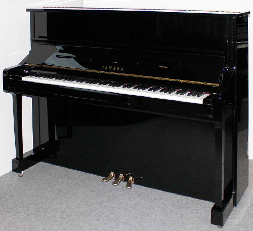 Klavier-Yamaha-YU11-schwarz-6240271-1-a